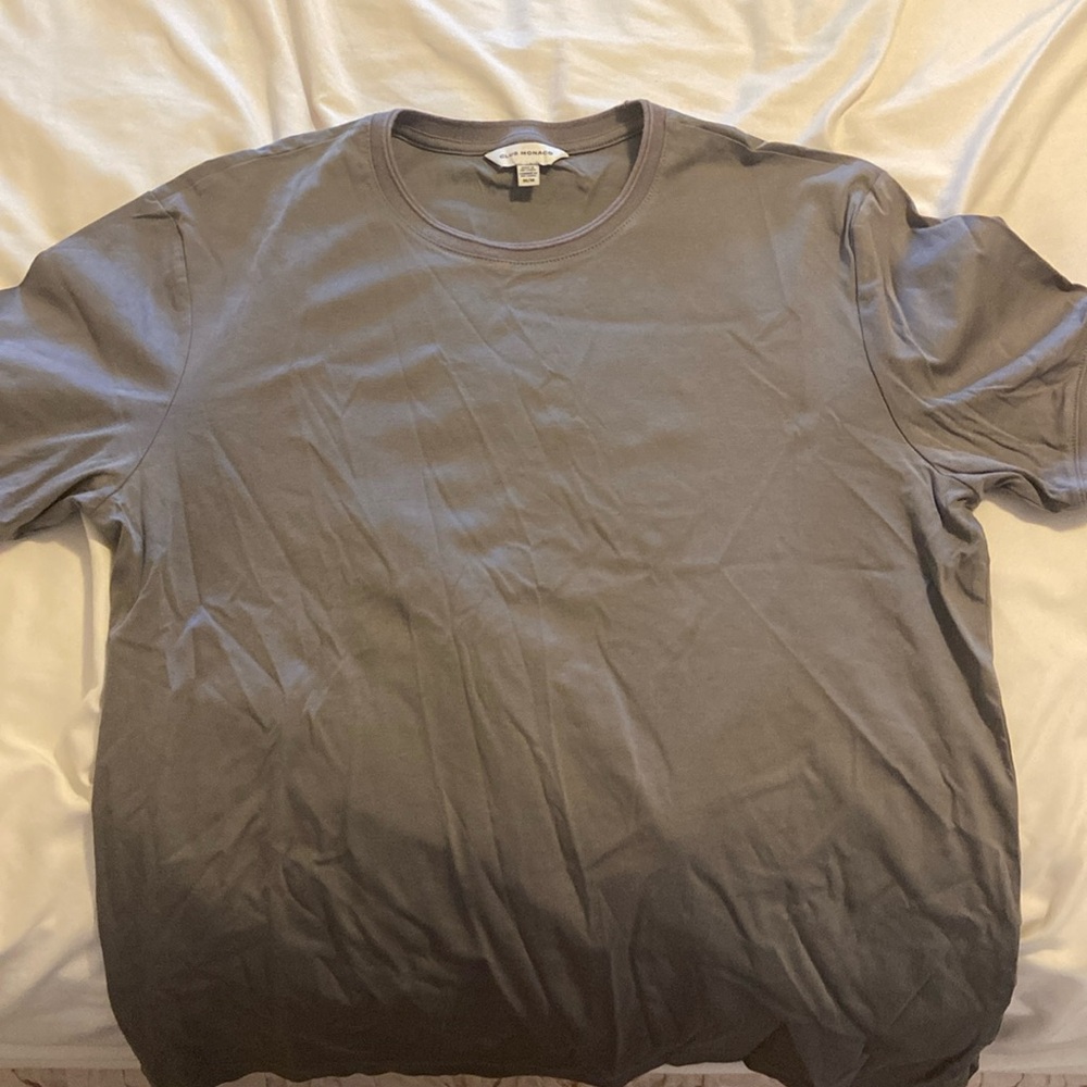 Men’s Club Monaco tee shirt